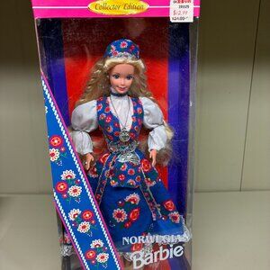 NRFB Norwegian Barbie Doll Mattel #14450 Dolls of the World Noruega Norvegienne